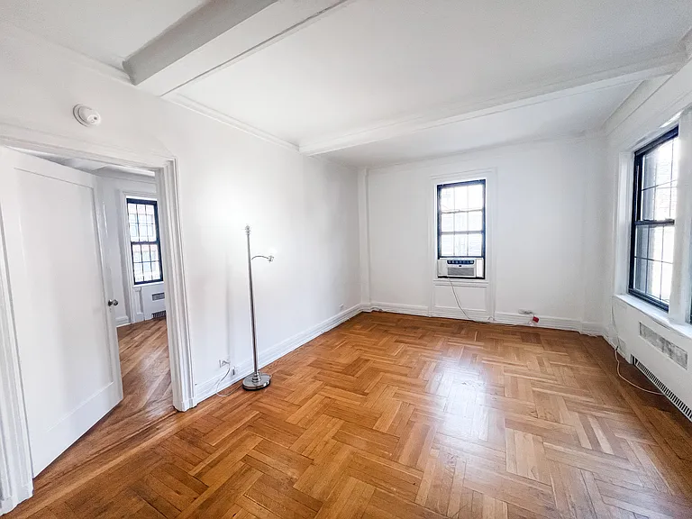 105 E 63rd St #6B — Photo 5