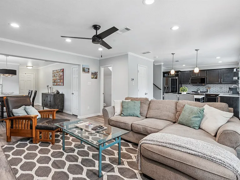 Nice open floor plan!