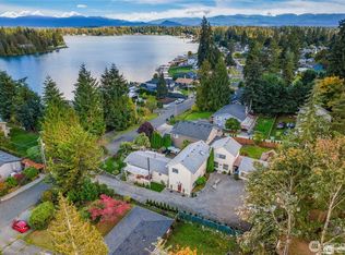 4715 N Island Dr E, Bonney Lake, WA 98391