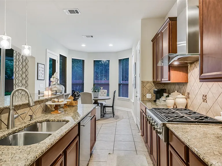 223 Lake Como Dr — Photo 13