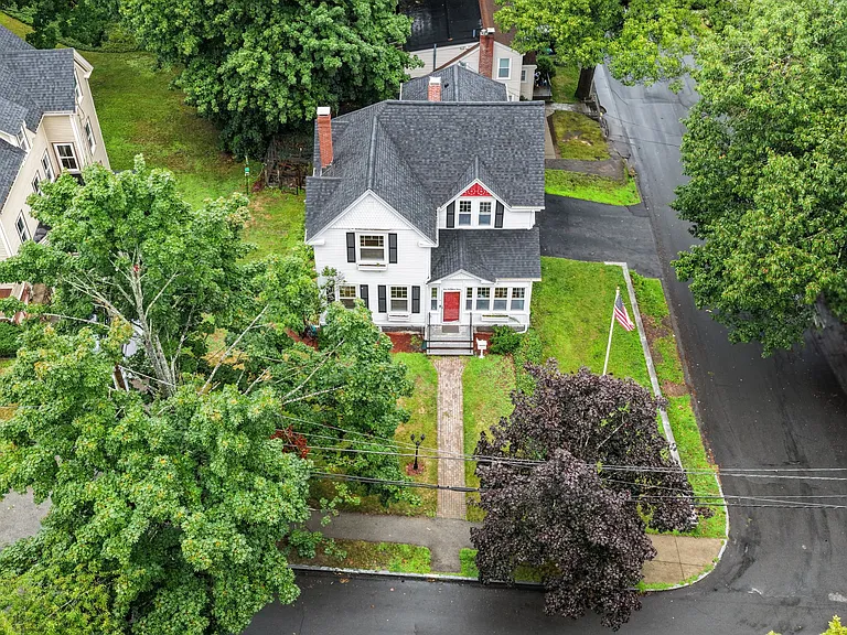 103 Hollis Ave — Photo 4