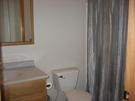 5th image of 1002 N Oak Creek Dr