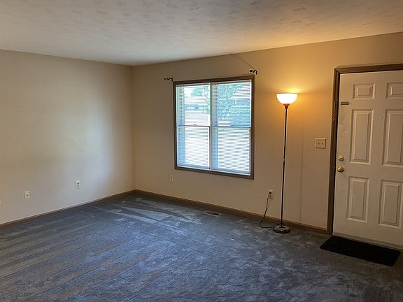 3rd image of 292 Summit St