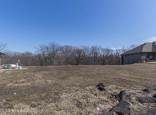 435 Arrowhead Dr, Waukee, IA 50263