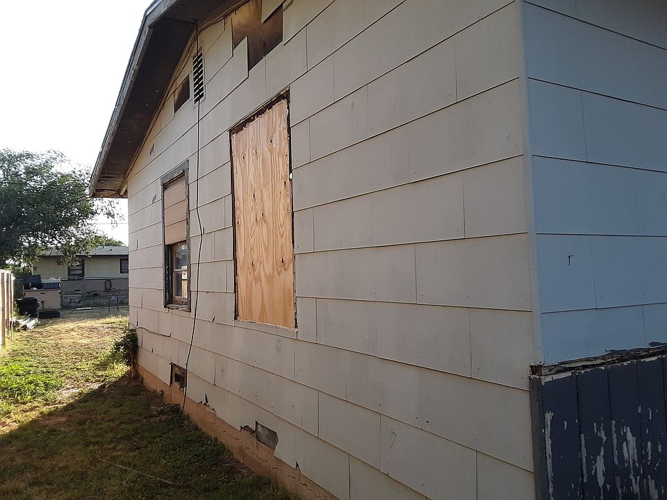 2nd image of 610 Steakley St