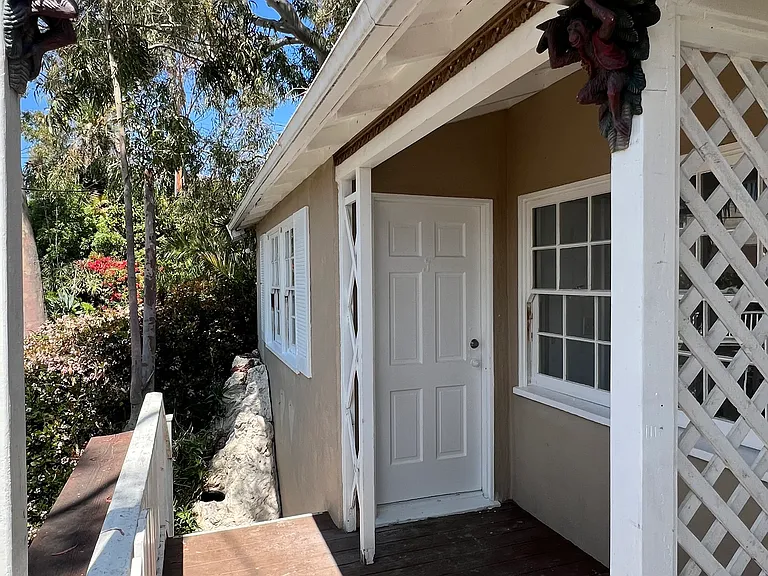 2200 S Coast Hwy #F — Photo 18