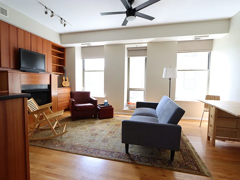 811 S Lytle St #319 — Photo 3