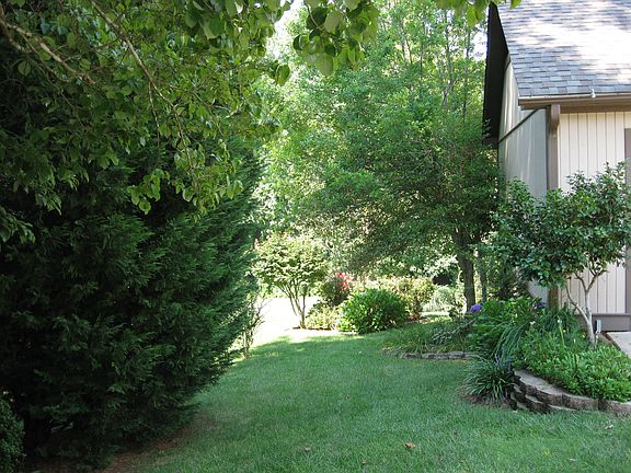 3rd image of 15 Pebble Creek Way