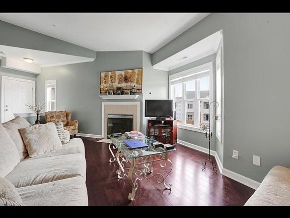 2nd image of 210 Fullford Ln APT 201