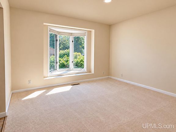 2nd image of 610 Brule Rd