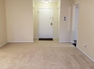 914 Ridge Sq APT 308, Elk Grove Village, IL 60007