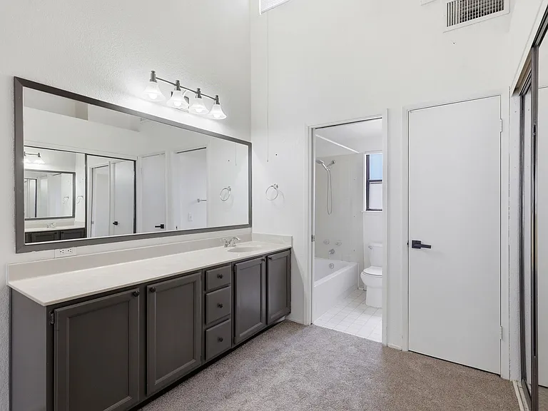 1401 Hood Rd — Photo 20
