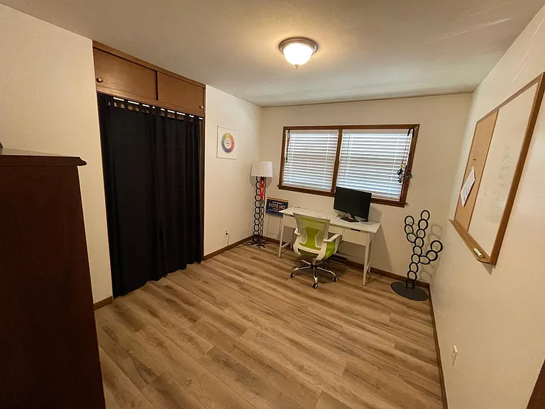 1813 Vaughn Dr — Photo 7