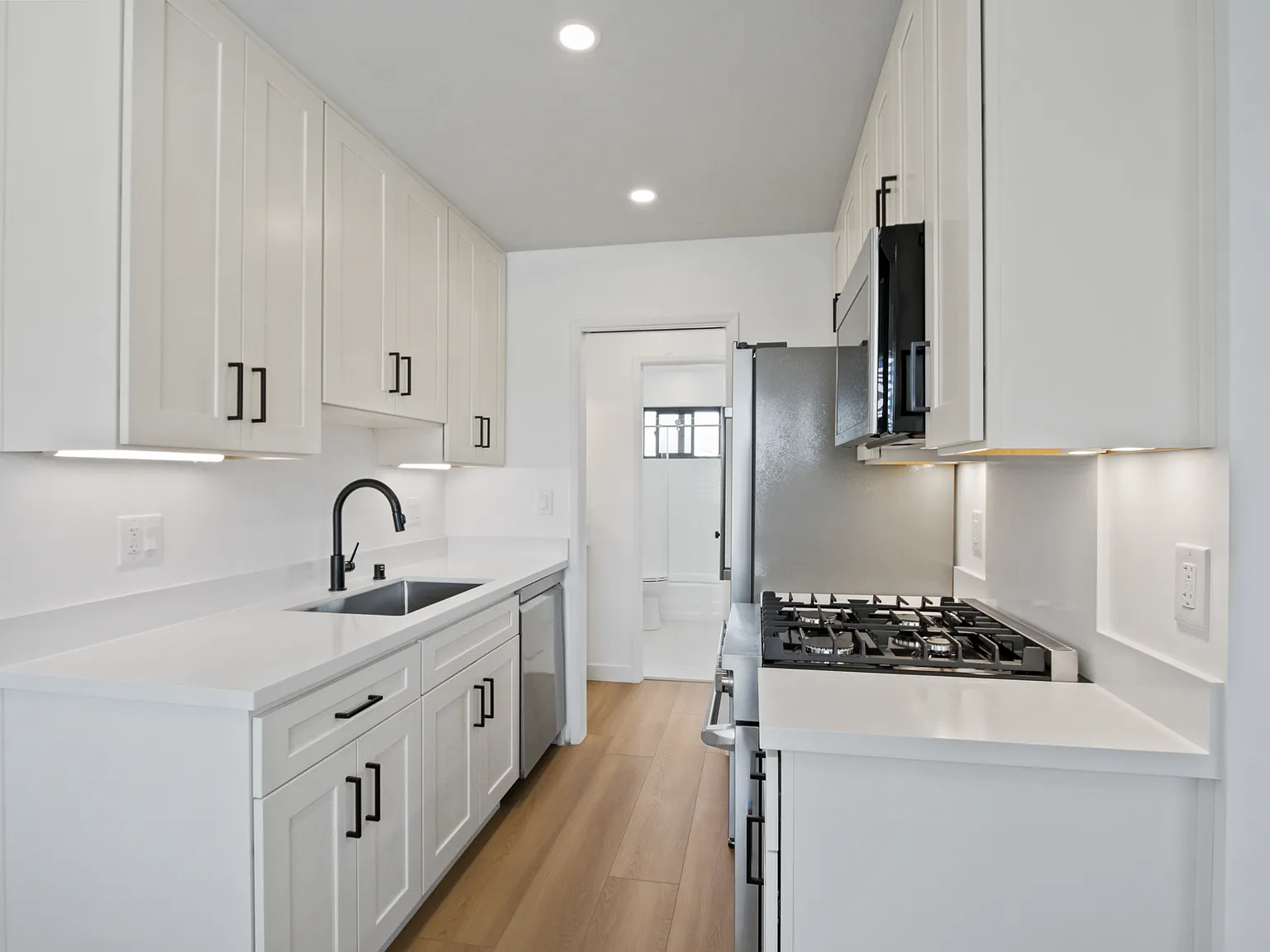 1 bed, 750 sqft, $2,900 — Photo 2