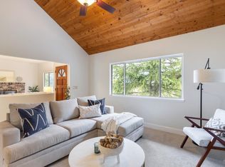 26 Everett Rd, Petaluma, CA 94952