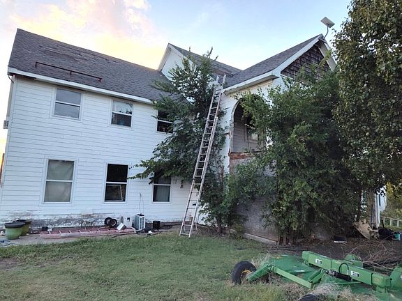 3rd image of 5077 E Line Rd