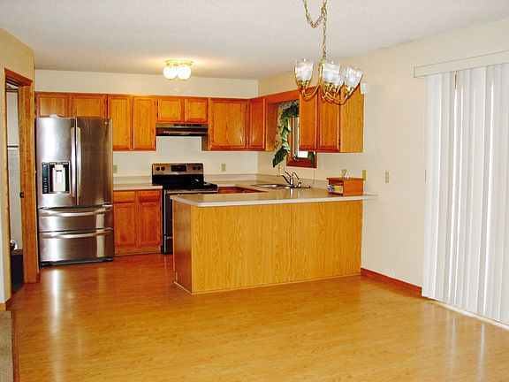 4th image of 2700 Academy Ave