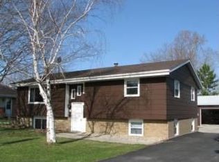 685 Summit St, Hartford, WI 53027