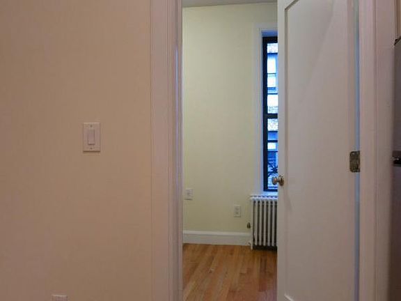 3rd image of 228 E 80th St