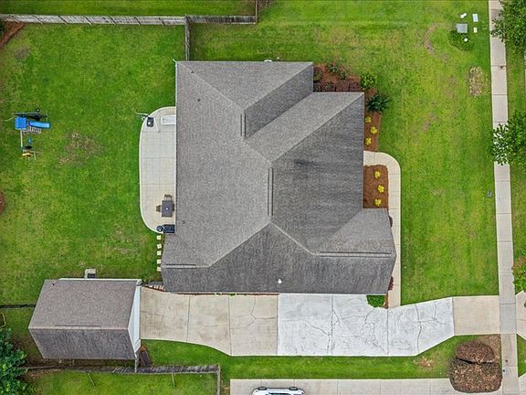 2nd image of 105 Carnegie Ct