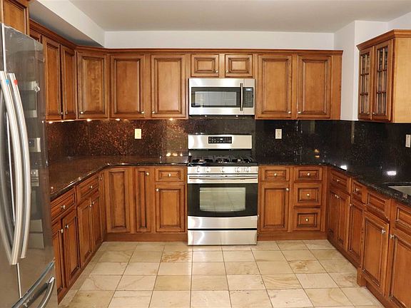 4th image of 45 Broadway #402