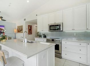 1400 Seabay Rd, Weston, FL 33326