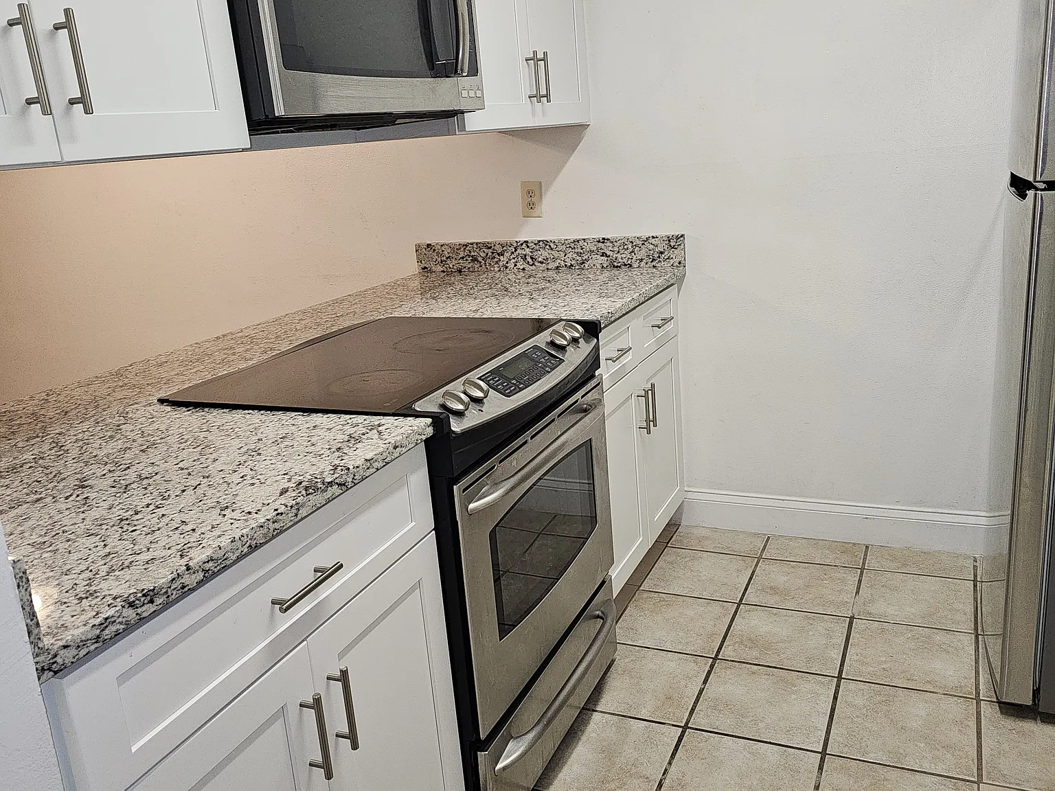 2 bed, 1.5 bath, 1020 sqft, $1,675 — Photo 3