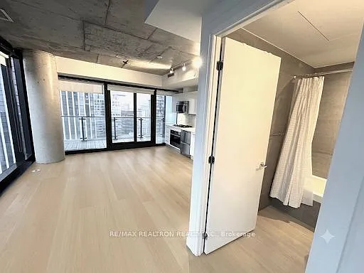 224 King St W #2901 — Photo 10