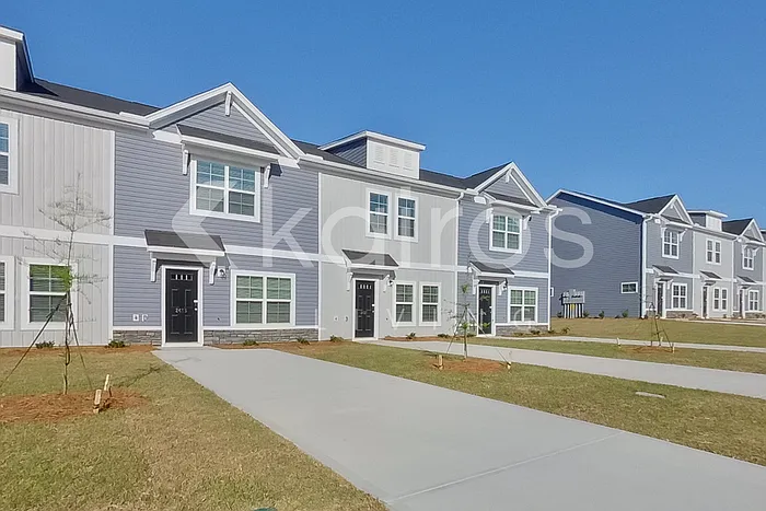 3 bed, 2.5 bath, 1300 sqft, $1,549 — Photo 2