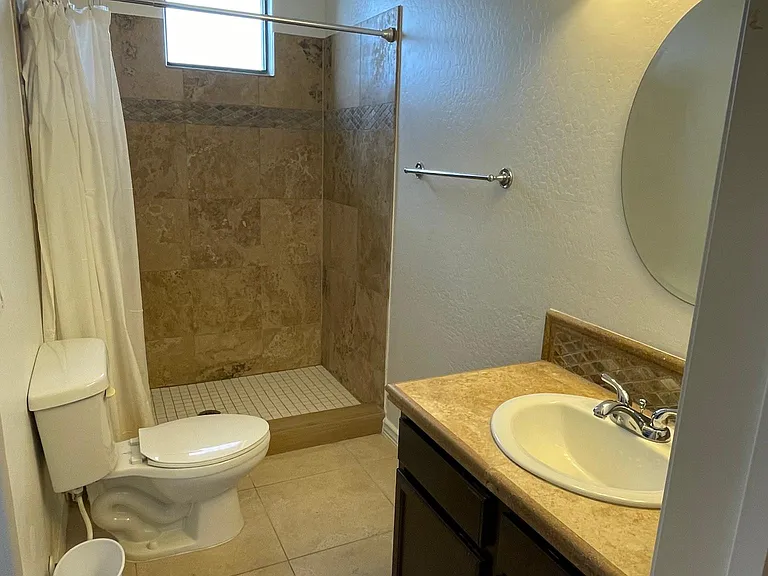 128 W Milada Dr — Photo 2