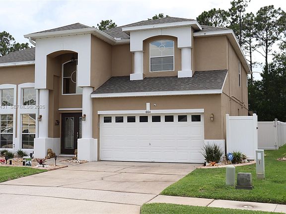 3rd image of 664 Oxford Dr