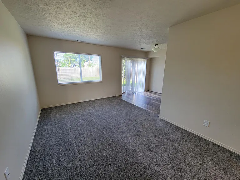 1635 E Wabash Ave — Photo 15
