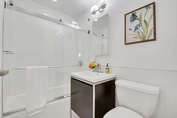 Sold by Compass | media 26