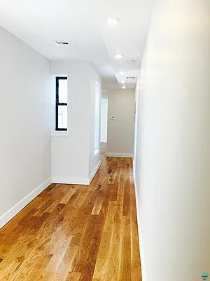 Rented by EXR | media 2