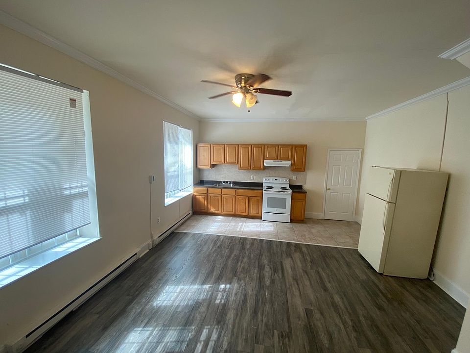 1st image of 3400 N 17th St APT 1F