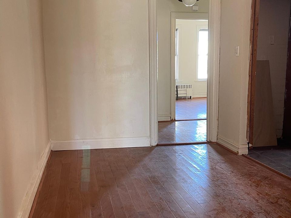 1st image of 909 E 223rd St #2