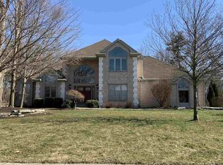 8302 Bluffview Ct, Fort Wayne, IN 46825