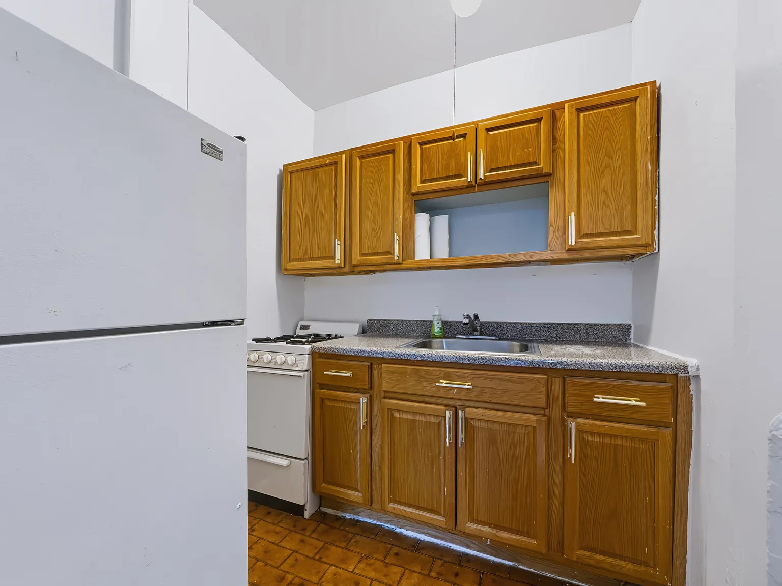 166 State Street — Photo 4