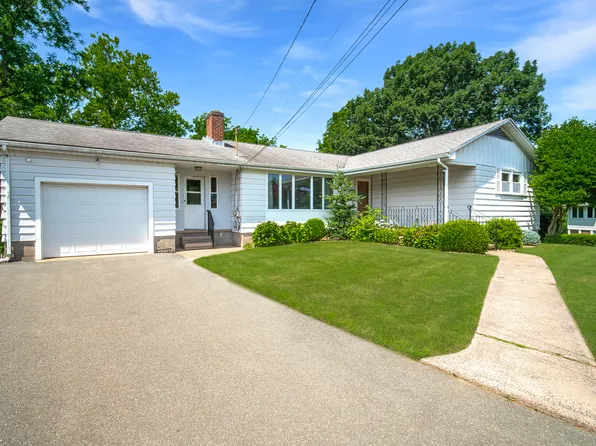 76 Milardo Lane, Middletown, CT 06457