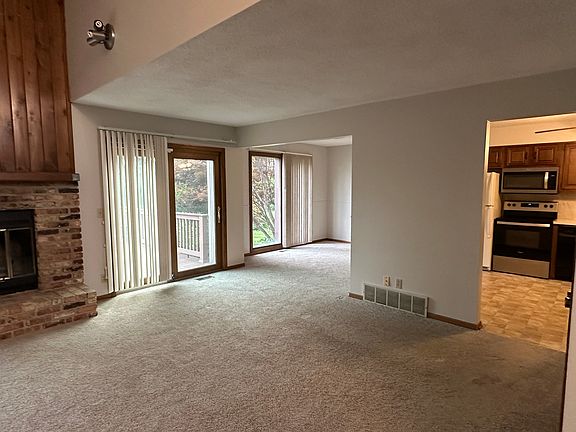 4th image of 10309 Sprague St