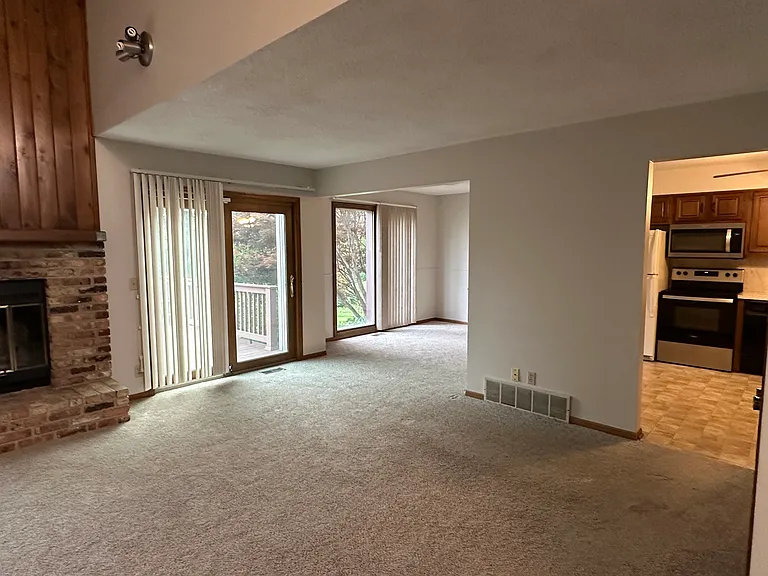 10309 Sprague St — Photo 4
