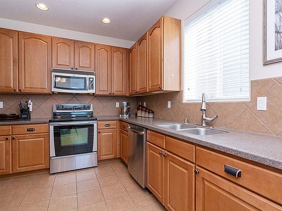 3rd image of 4348B Santo Domingo St