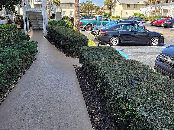 3rd image of 4633 Bayshore Dr APT M5