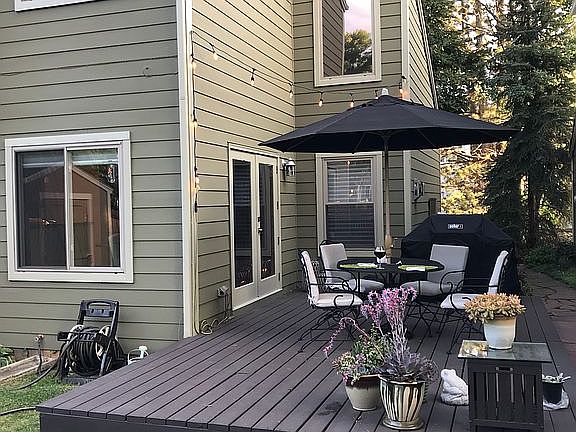 Back yard and deck - 