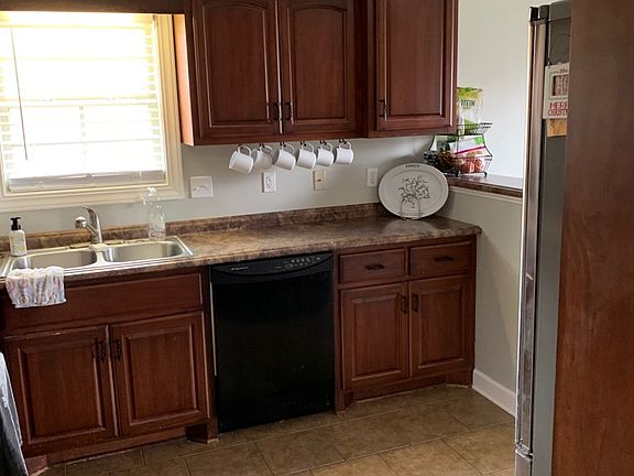 4th image of 34 Birch Hollow Ln
