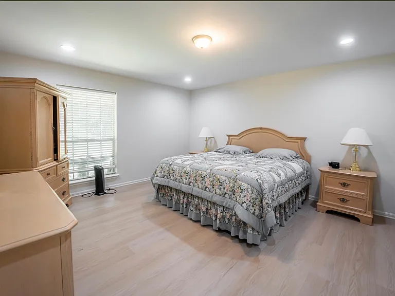 635 Chapel Hill Dr — Photo 9