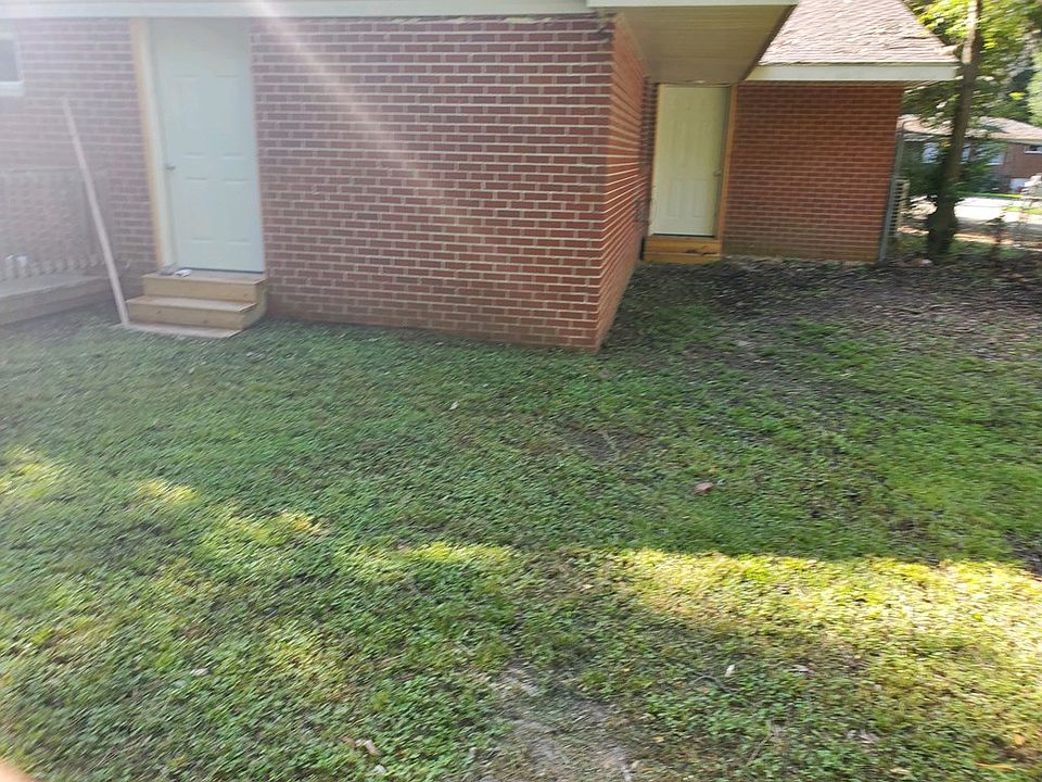 2nd image of 3841 Mulberry Dr