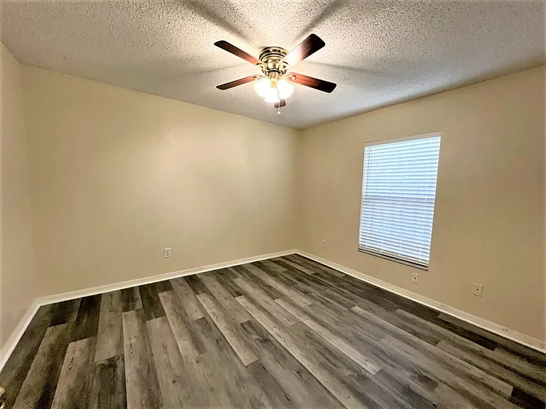 10407 Glen Willow Ln — Photo 10