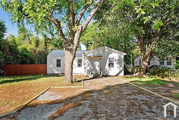 3 bed, 1140 sqft, $1,450 — Photo 4