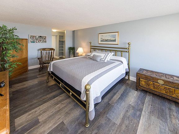 5th image of 303 Atlantic Ave APT 705